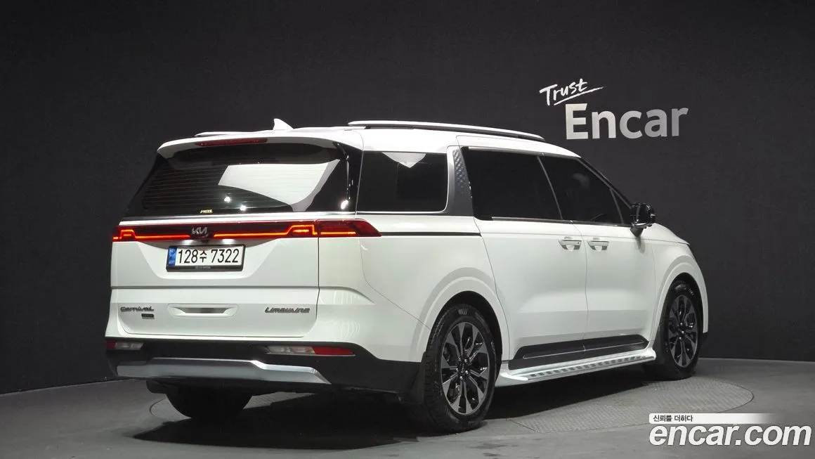 Kia Carnival — фото 10