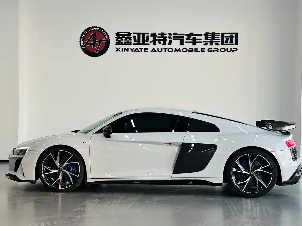 Audi R8 — фото 2