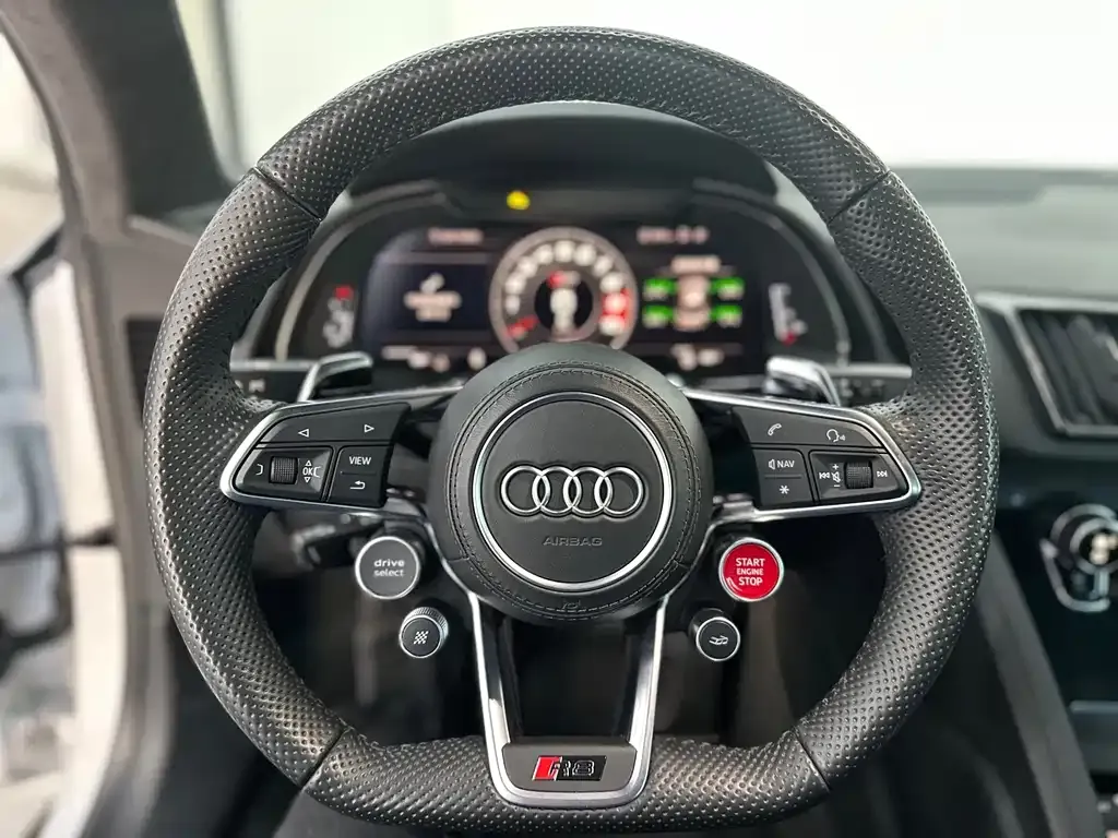 Audi R8 — фото 10