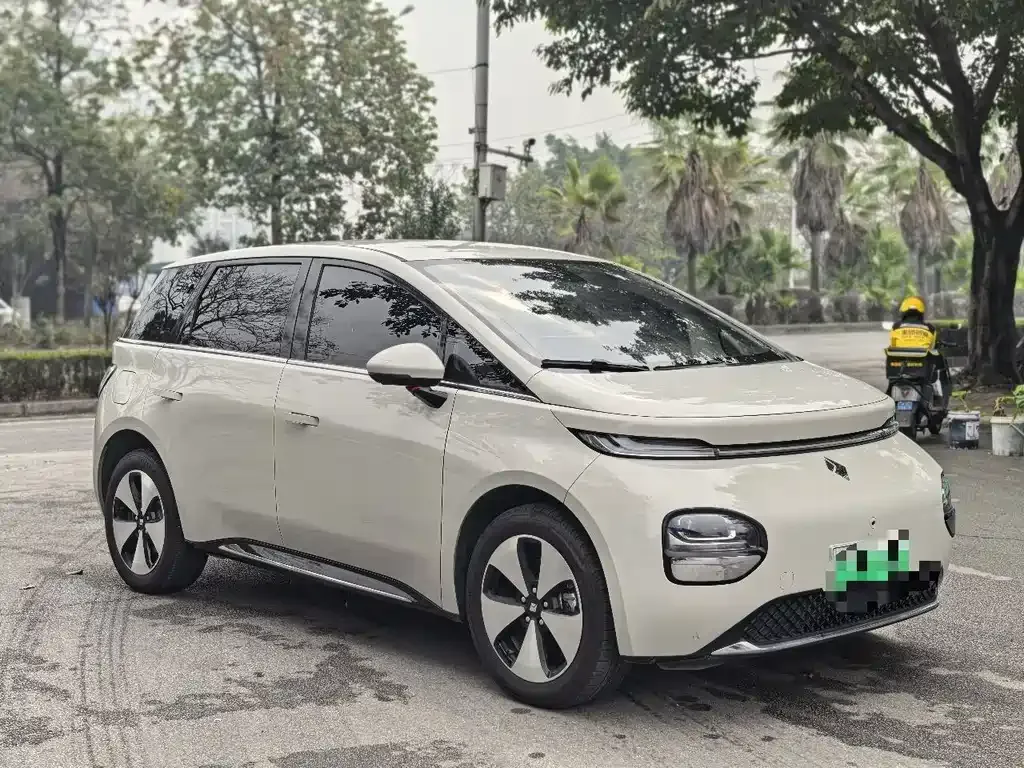 Baojun Yunduo — фото 3
