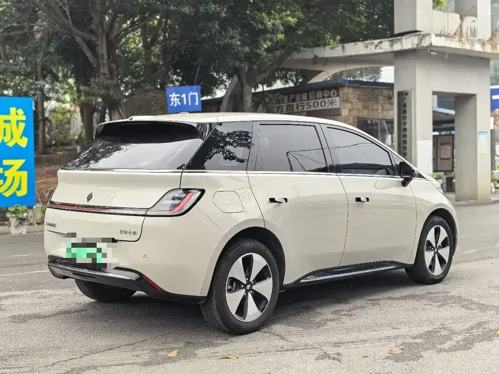 Baojun Yunduo — фото 7