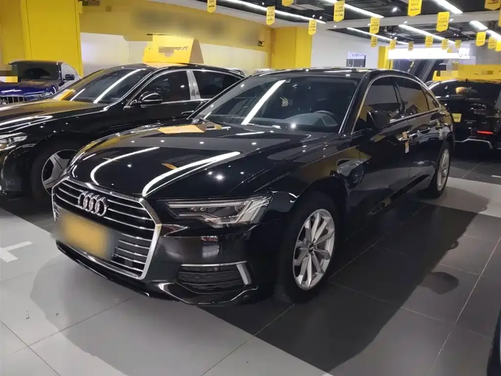 Audi A6L — фото 1