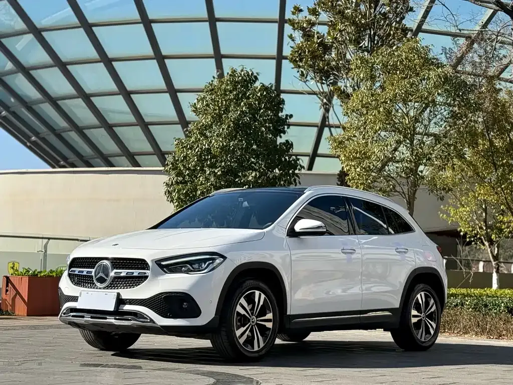 Mercedes-Benz GLA — фото 1