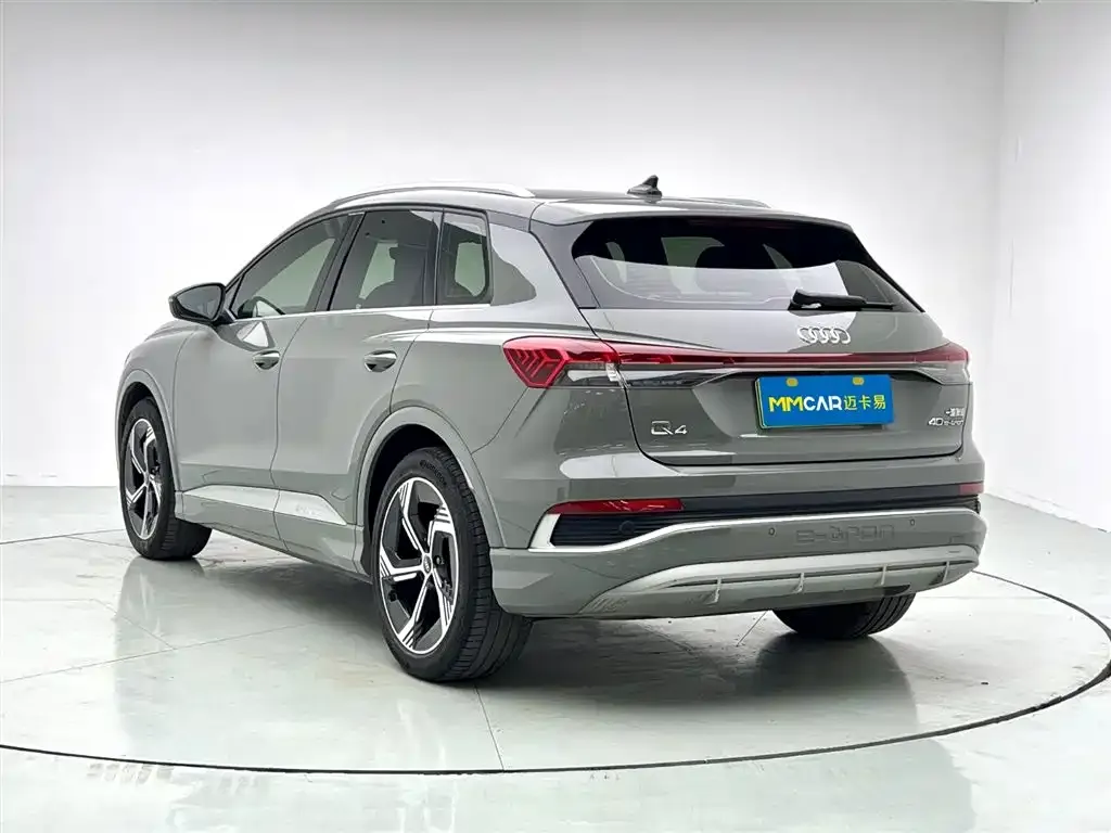 Audi Q4 e-tron — фото 4