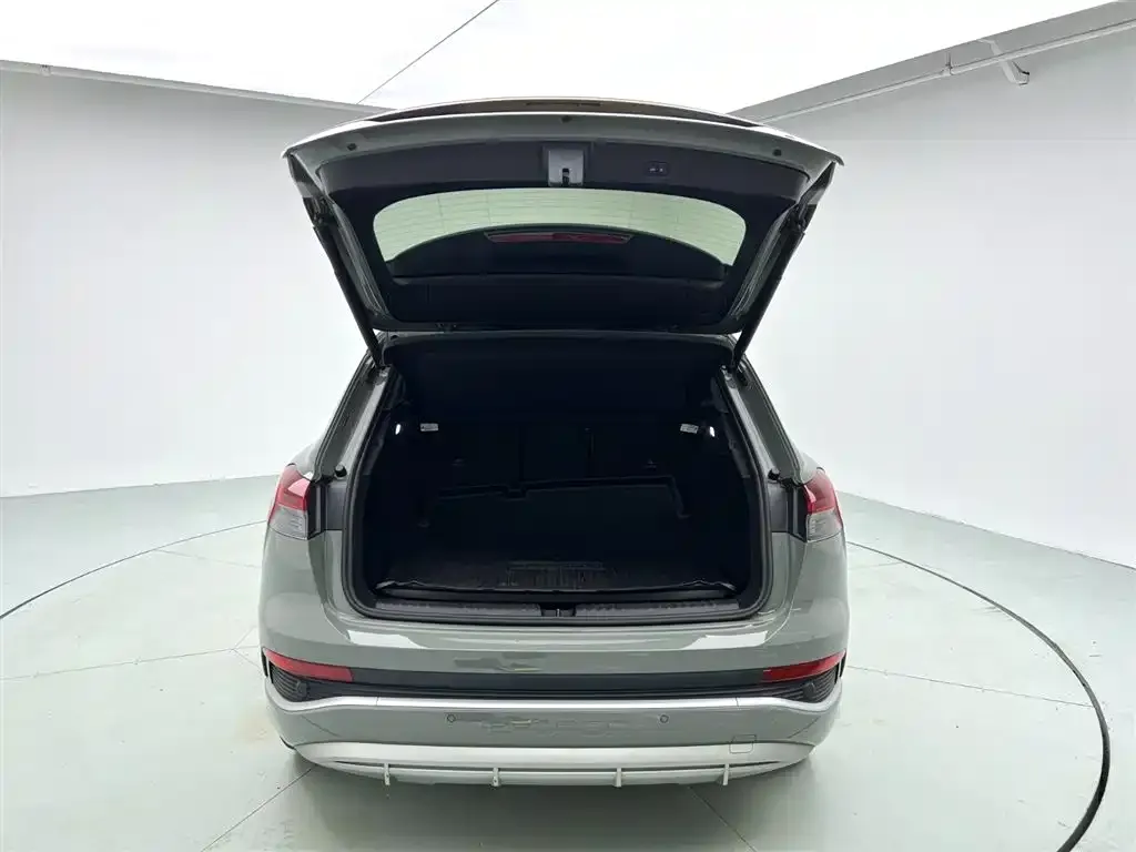 Audi Q4 e-tron — фото 10