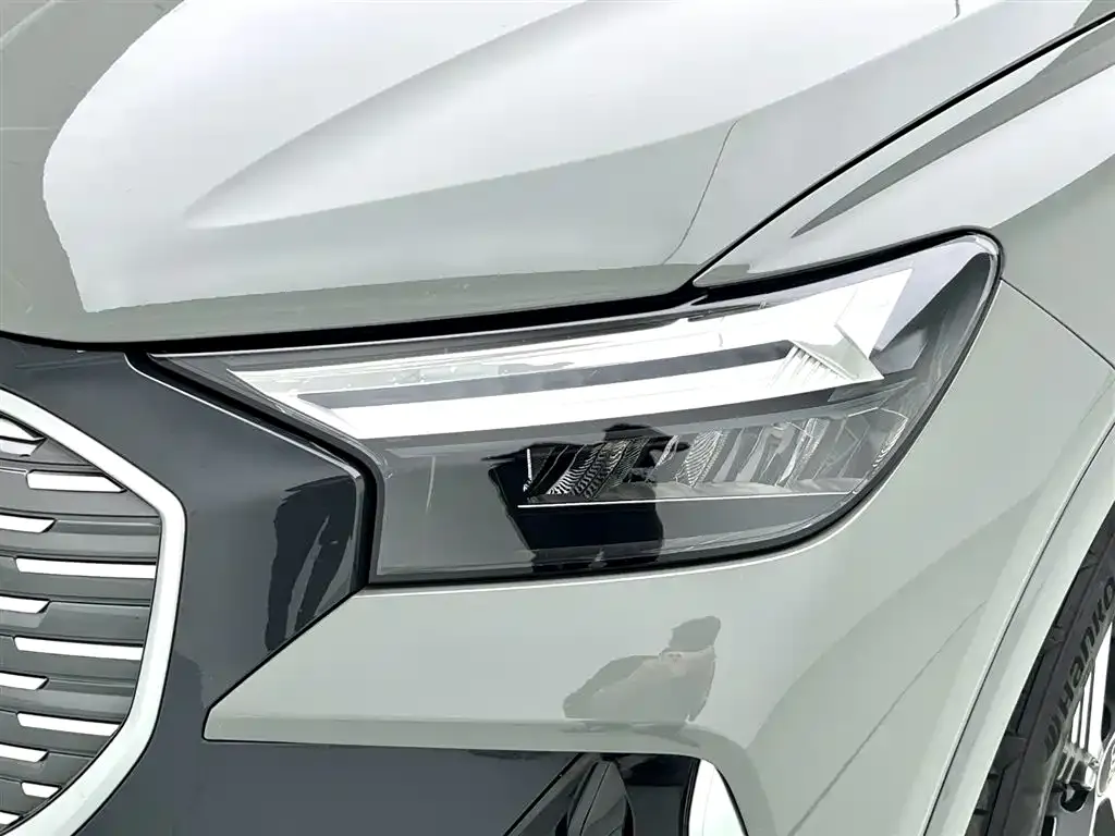 Audi Q4 e-tron — фото 8
