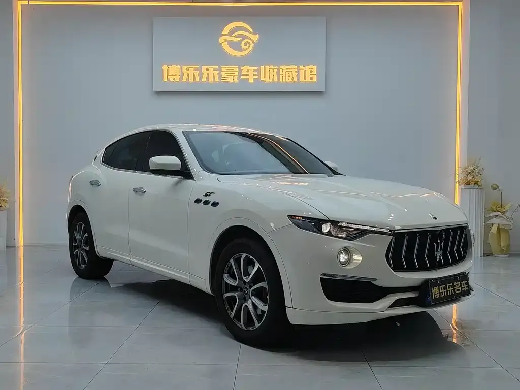 Maserati Levante — фото 3