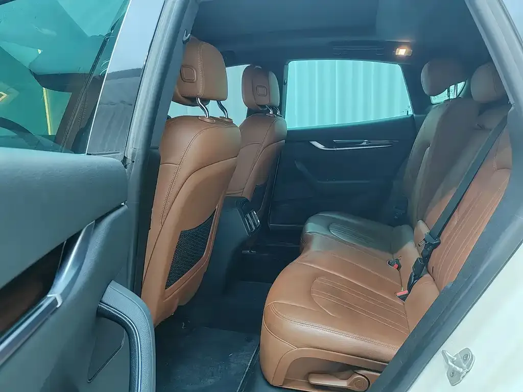 Maserati Levante — фото 2