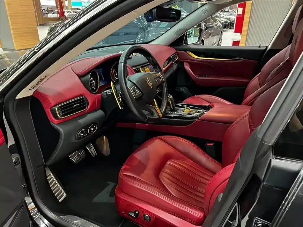 Maserati Levante — фото 10
