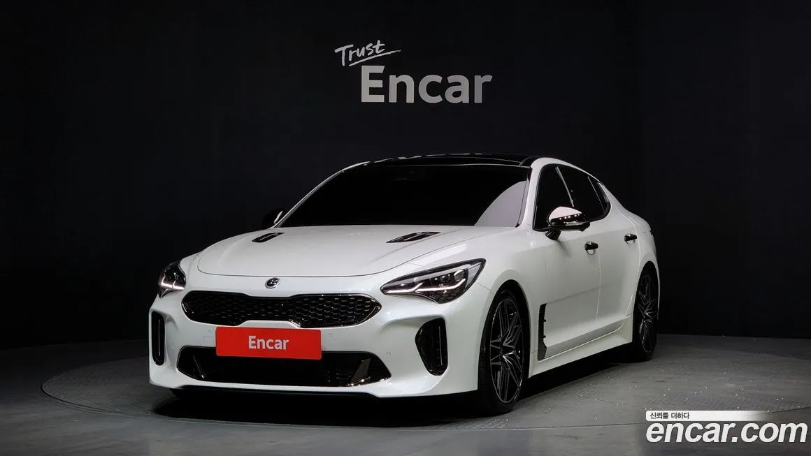 Kia Stinger — фото 1