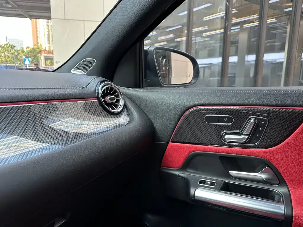 Mercedes-Benz GLA AMG — фото 10