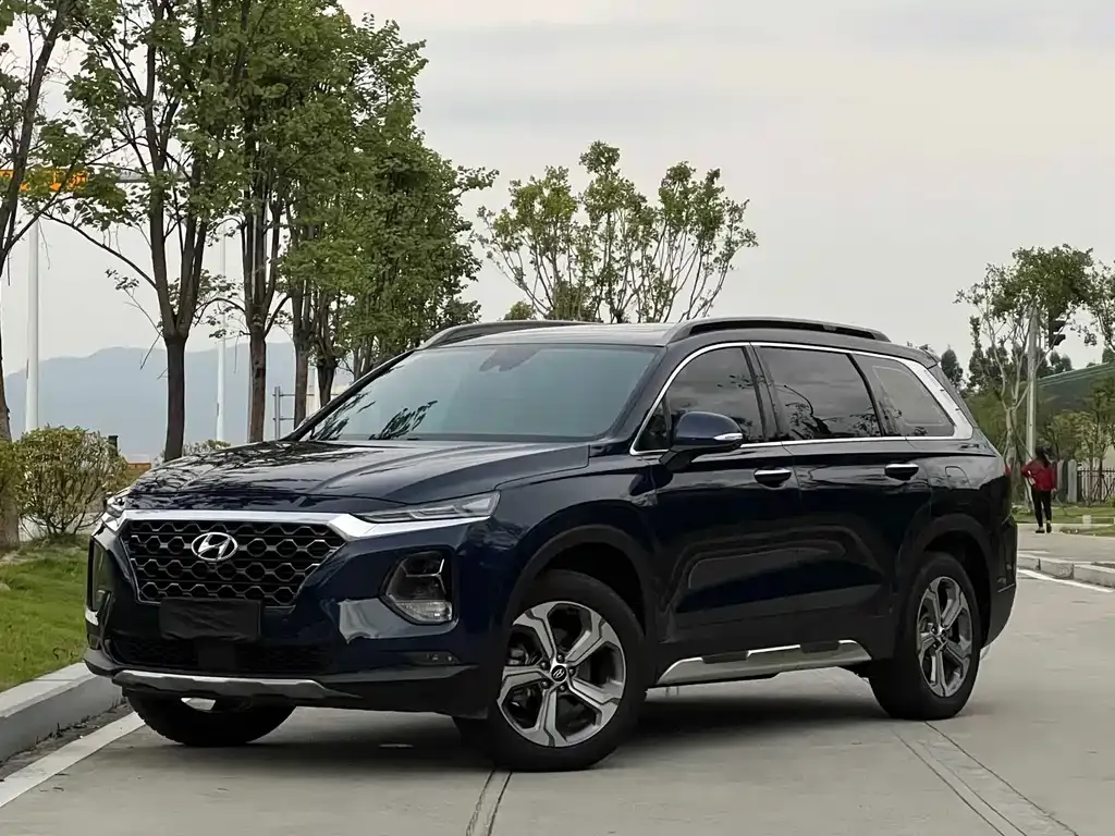 Hyundai Santa Fe — фото 1