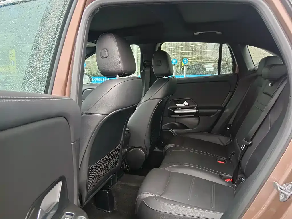 Mercedes-Benz GLA — фото 8
