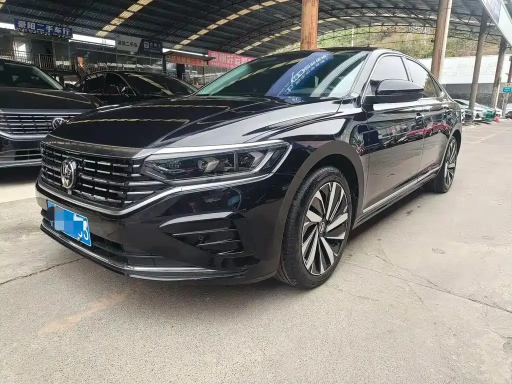 Volkswagen Passat — фото 1
