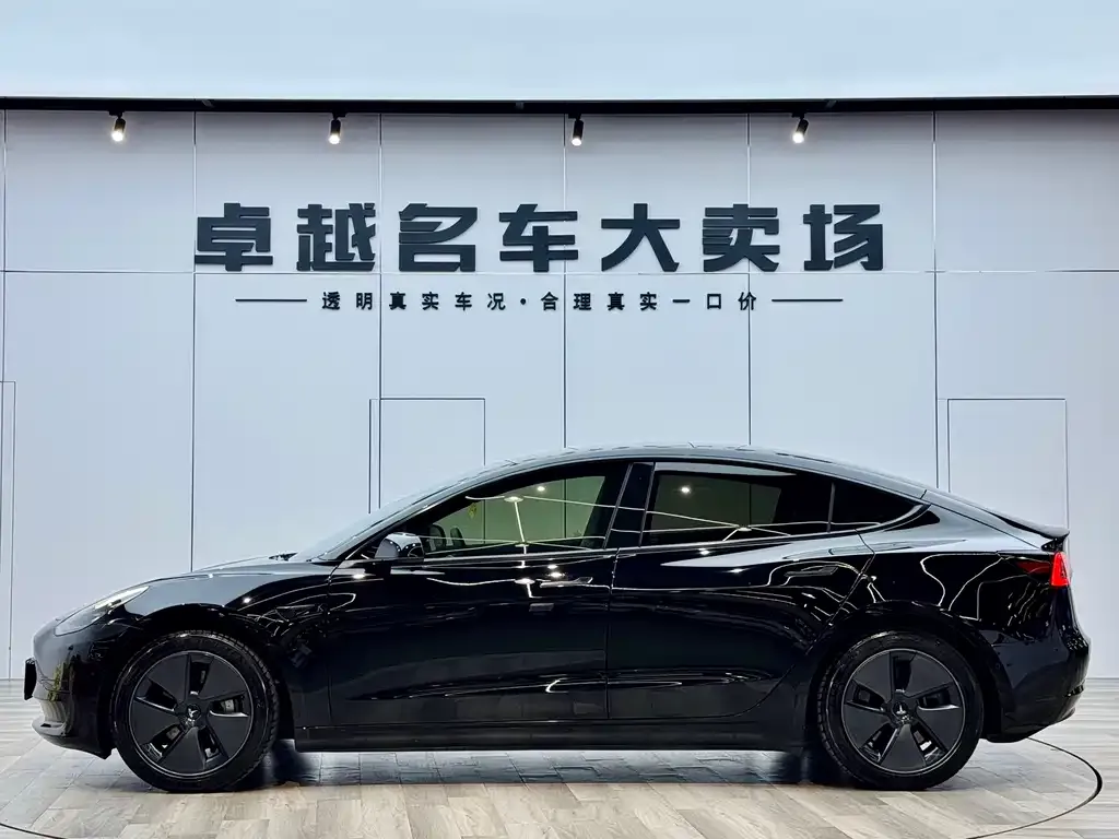 Tesla Model 3 — фото 2
