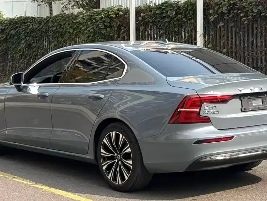 Volvo S60 — фото 2