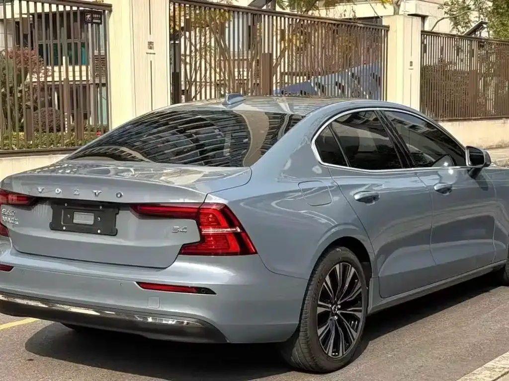 Volvo S60 — фото 6