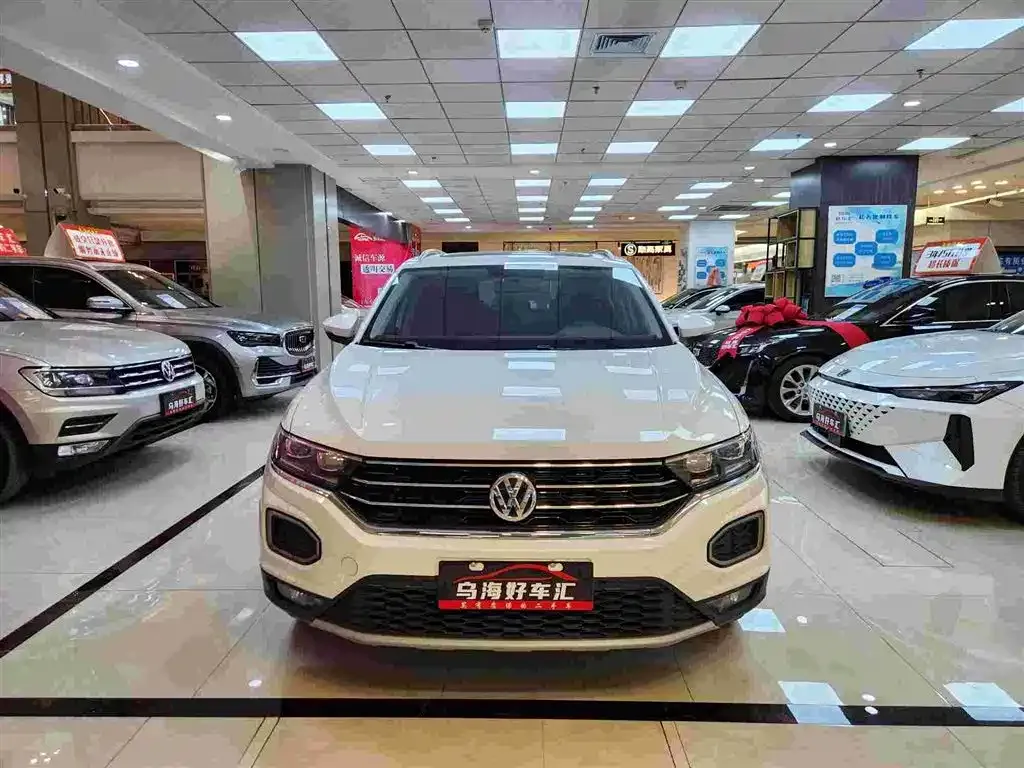 Volkswagen T-Roc — фото 6