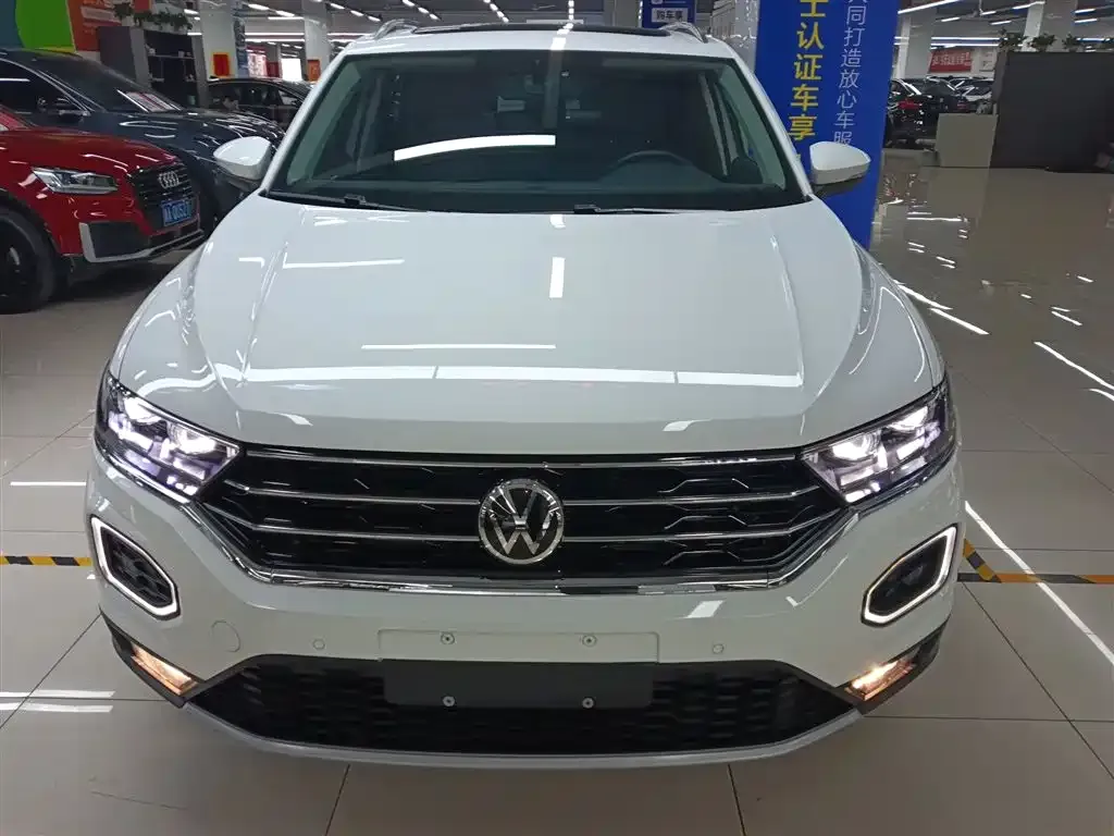 Volkswagen T-Roc — фото 6