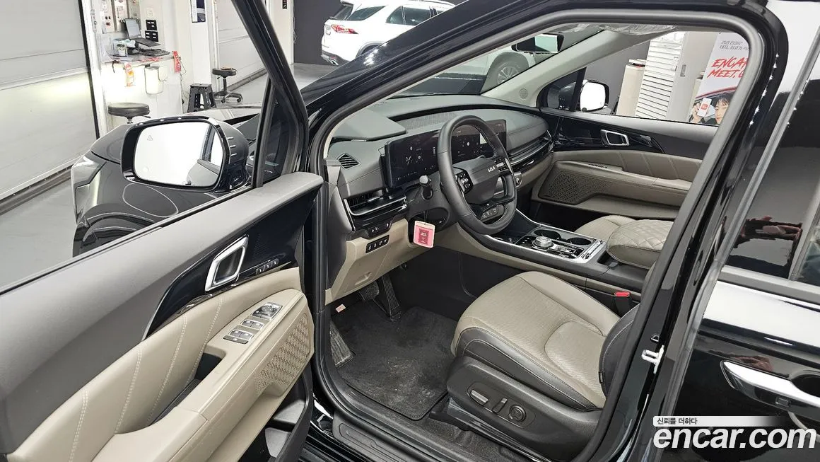 Kia Carnival — фото 10