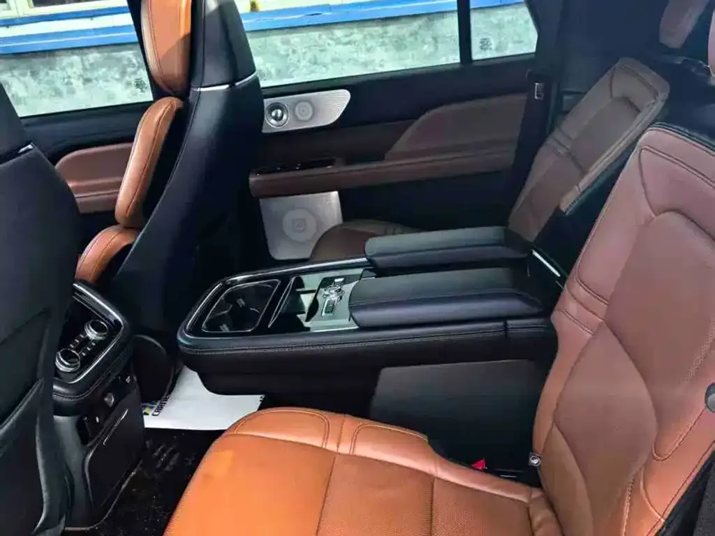 Lincoln Navigator — фото 10