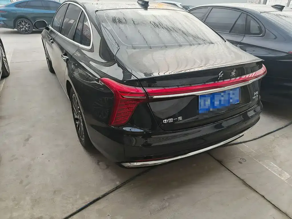 Hongqi H5 — фото 2