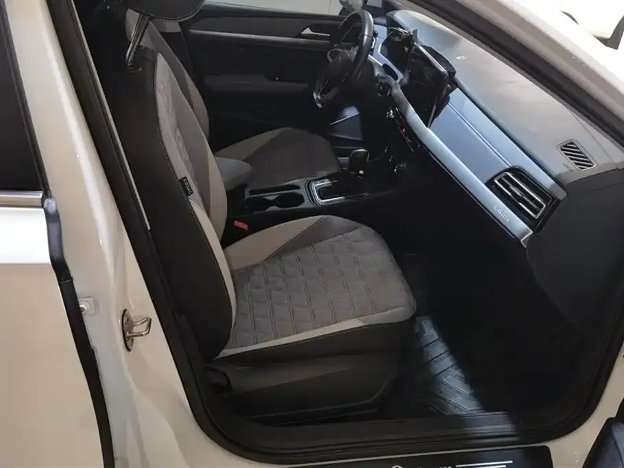 Volkswagen Lavida — фото 3