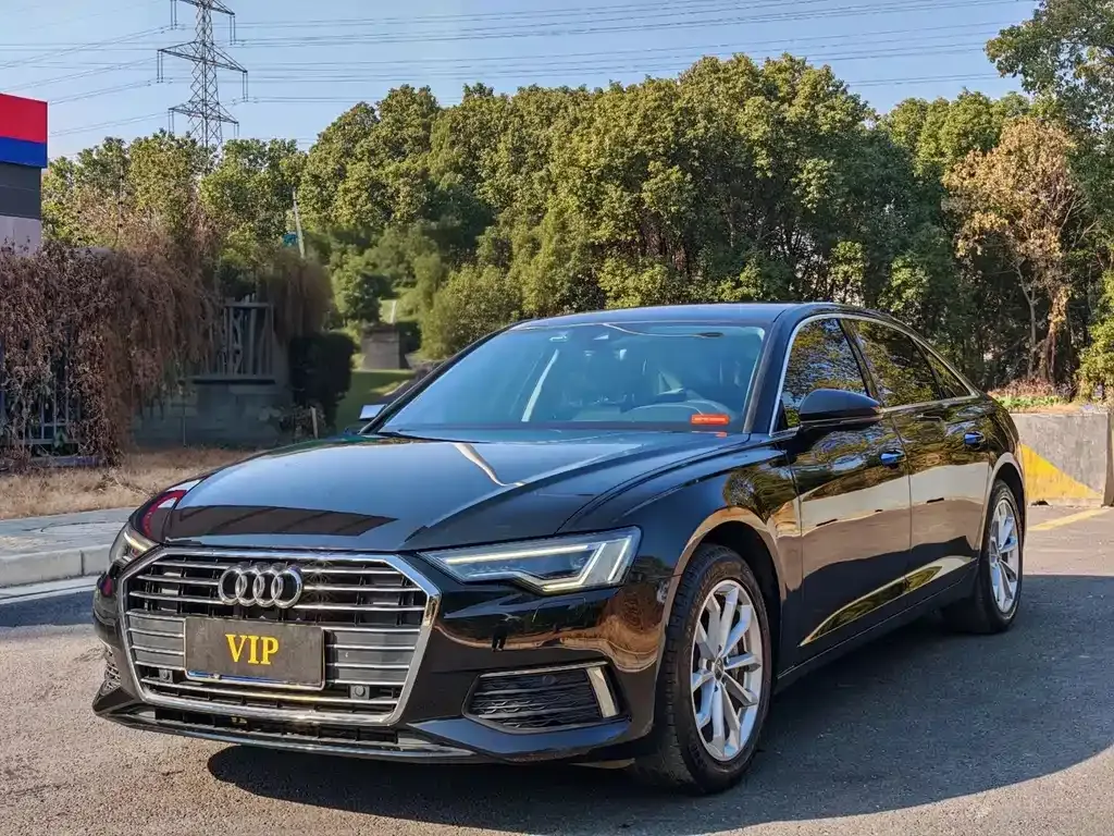 Audi A6L — фото 1