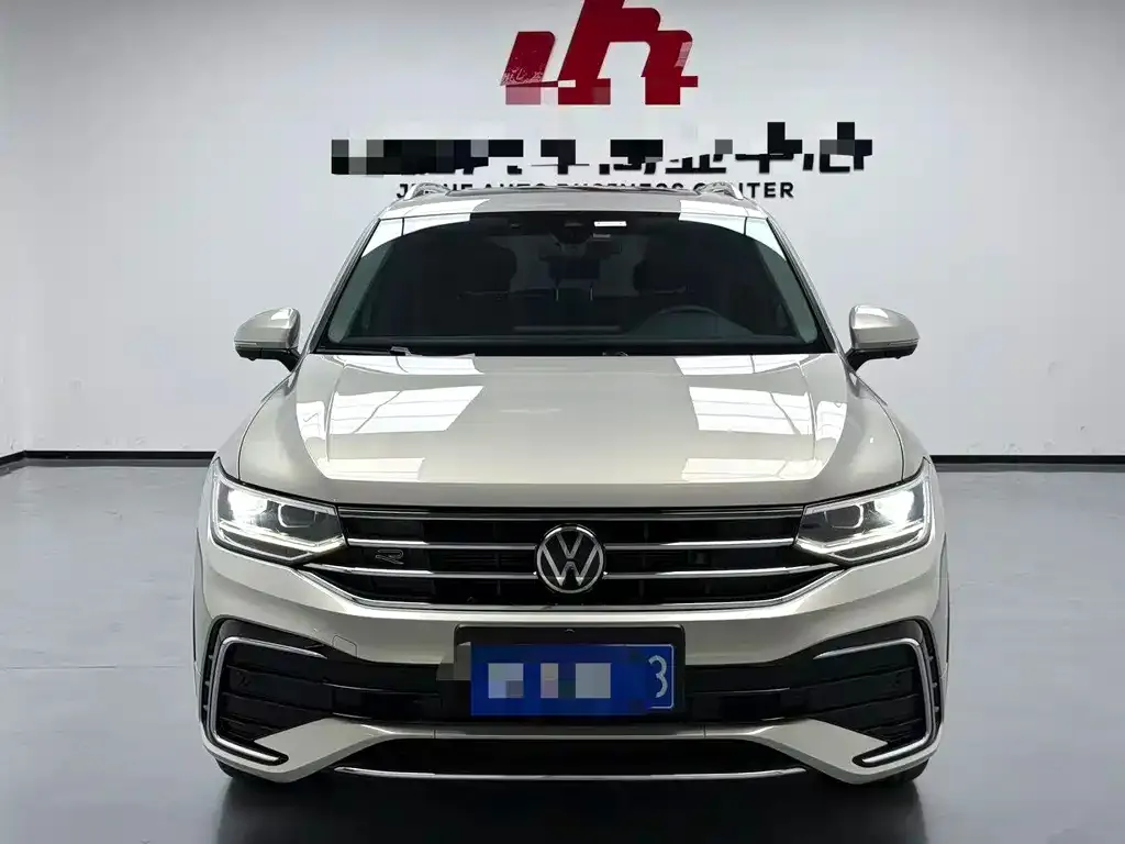 Volkswagen Tiguan L — фото 2