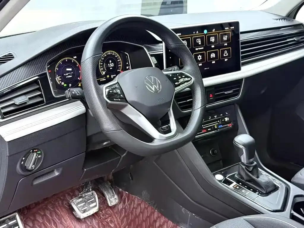 Volkswagen Tiguan L — фото 6