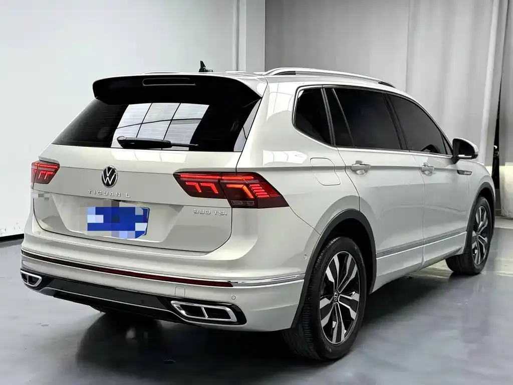 Volkswagen Tiguan L — фото 9