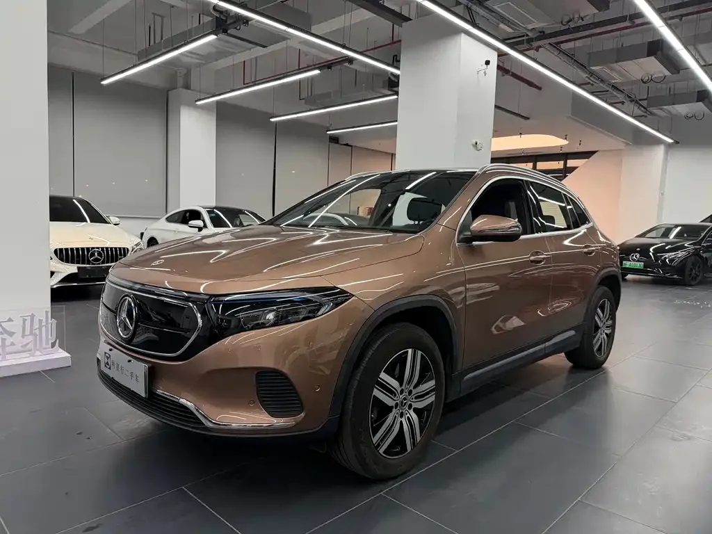 Mercedes-Benz EQA — фото 1