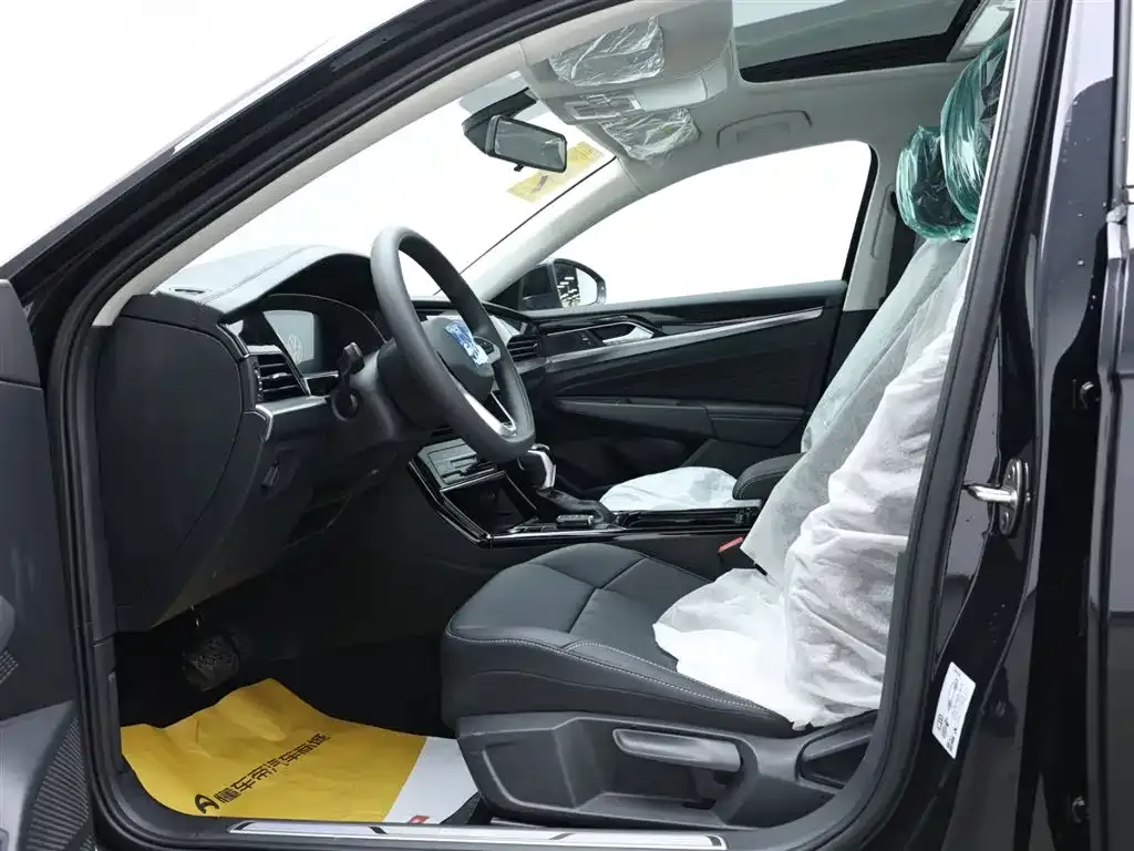 Volkswagen Passat New Energy — фото 10