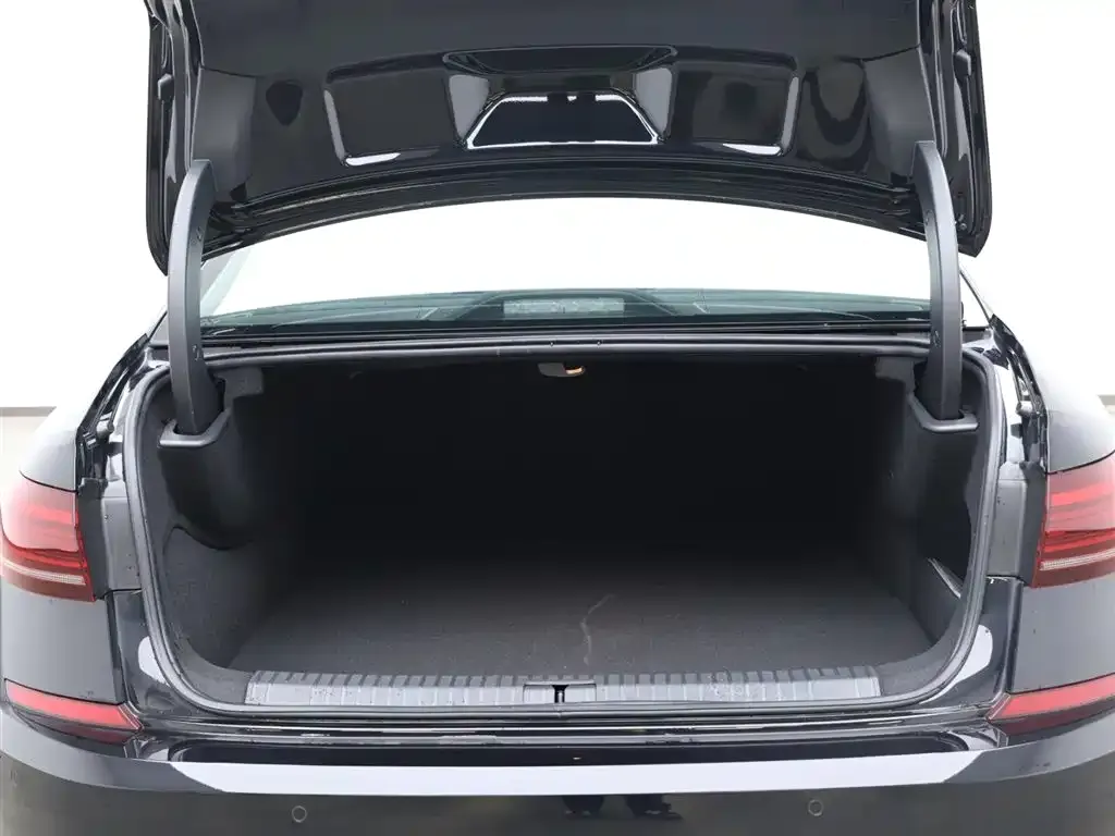 Volkswagen Passat New Energy — фото 4