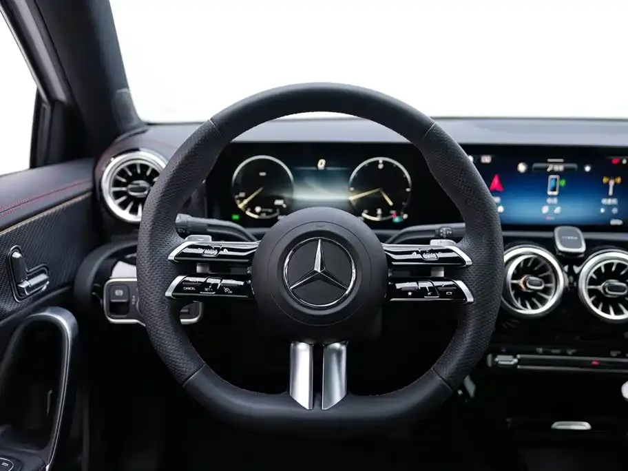Mercedes-Benz A-Class — фото 10