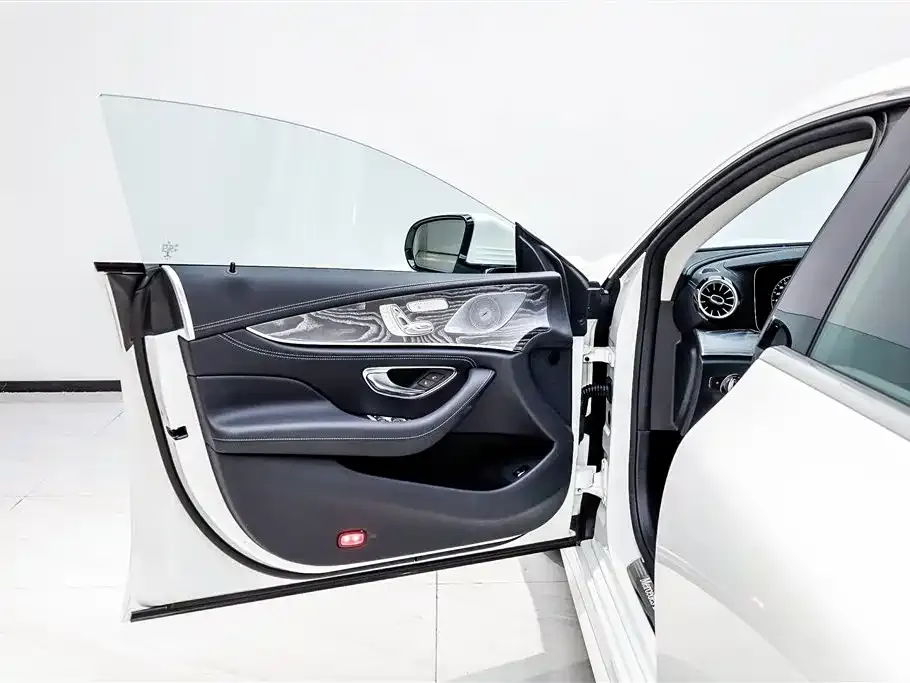 Mercedes-Benz CLS — фото 4
