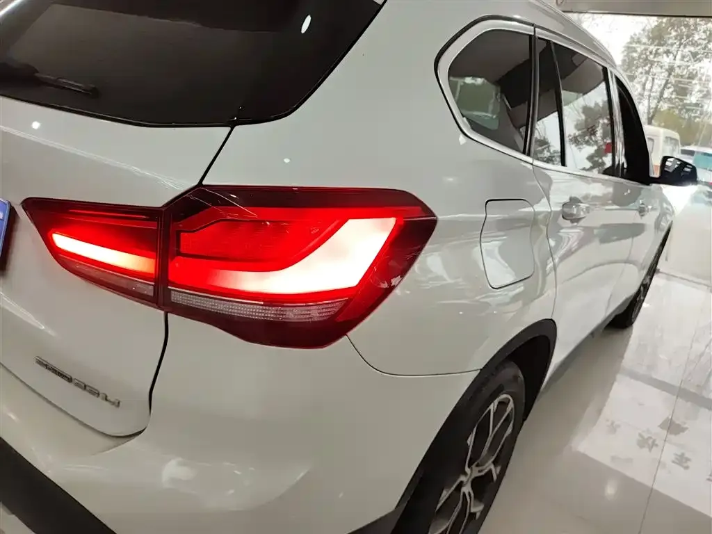 BMW X1 — фото 6