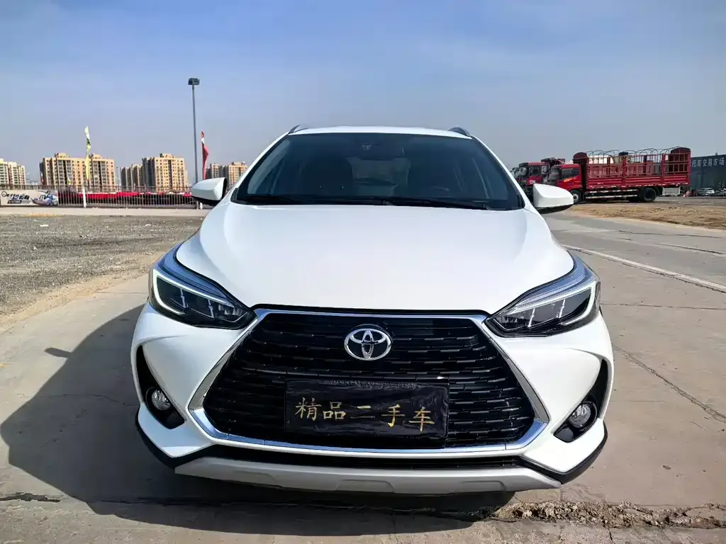 Toyota Yaris L — фото 3