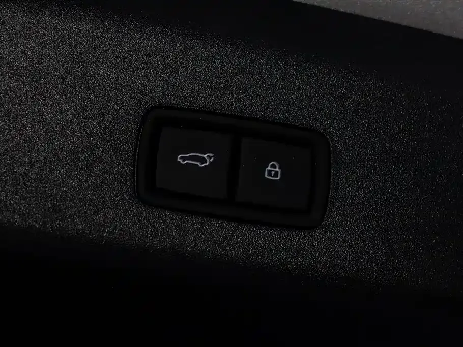 Li Auto i8 — фото 8