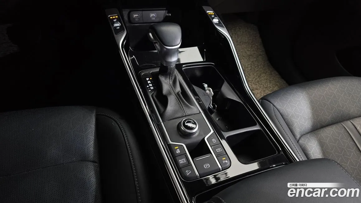 Kia Sorento — фото 7