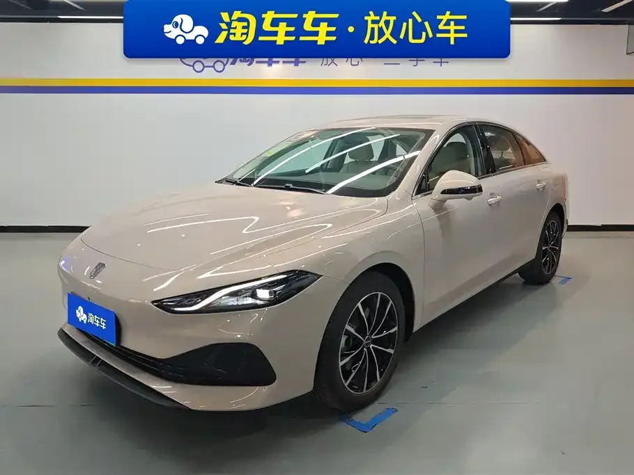 Roewe D7 — фото 1
