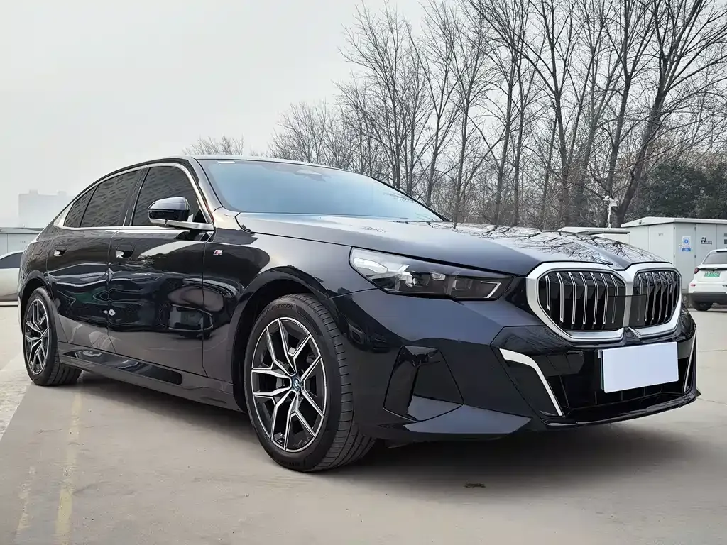BMW i5 — фото 8