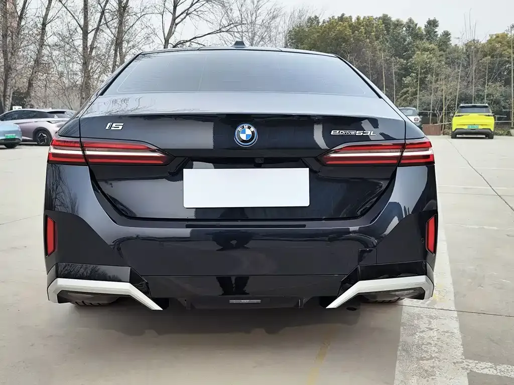 BMW i5 — фото 5