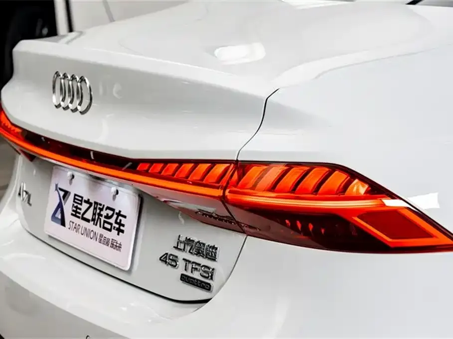 Audi A7L — фото 9