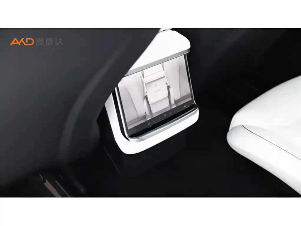 Tesla Model X — фото 10