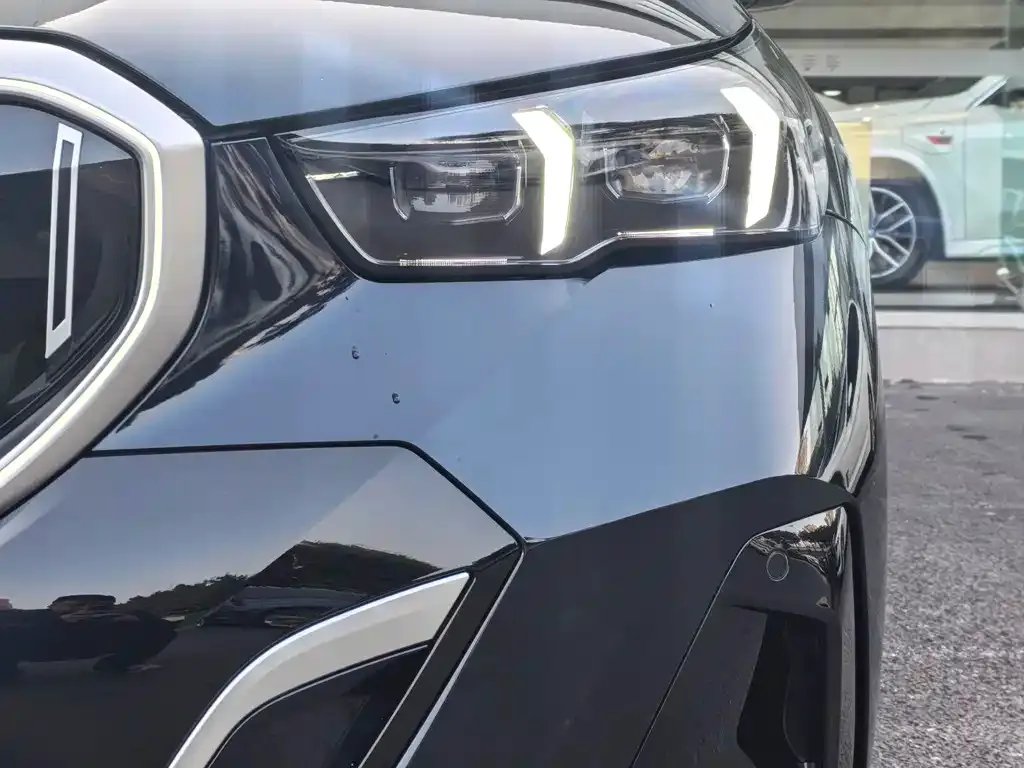 BMW i5 — фото 2