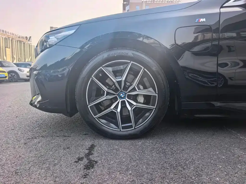 BMW i5 — фото 9