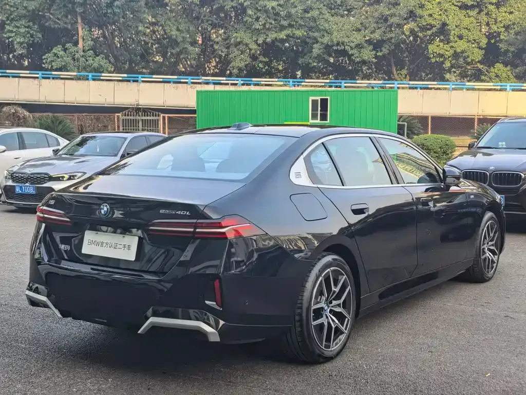 BMW i5 — фото 6