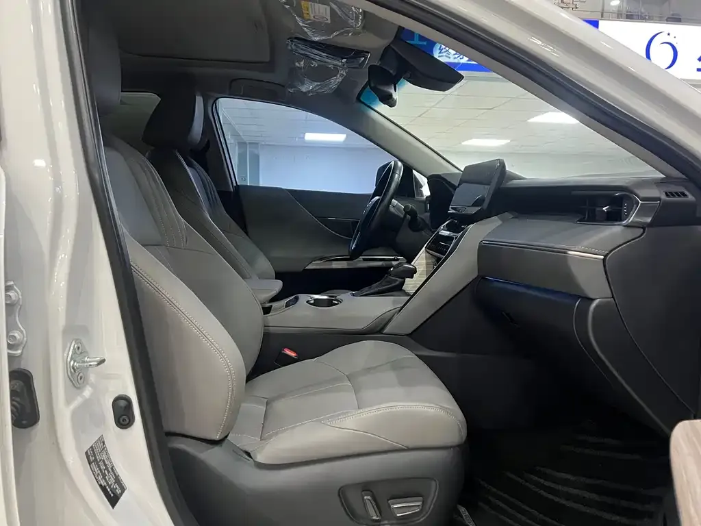 Toyota Harrier — фото 10