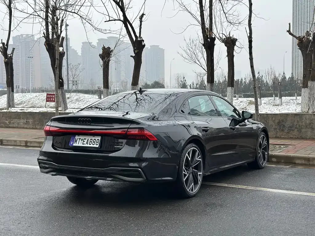 Audi A7L — фото 7